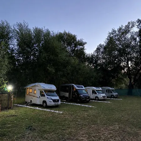 Parque de Campismo Taverna E Liqenit