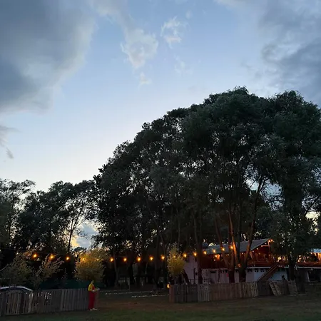 Parque de Campismo Taverna E Liqenit